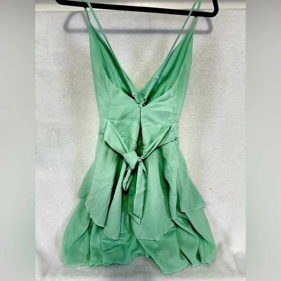 Satin‎ Mini Dress Criss Cross Back Ruffle Hem Party Cocktail Green Size S - Picture 2 of 4